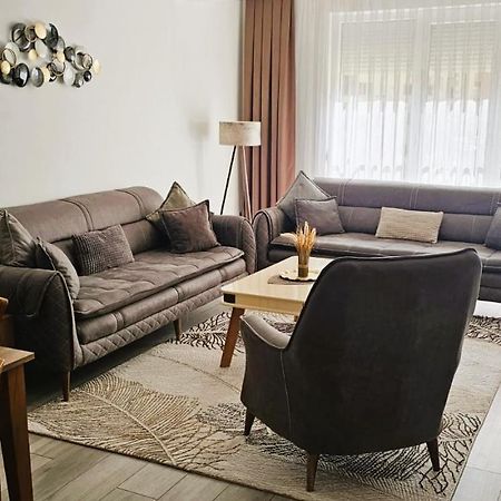 Value Living Apartment Ferizaj Buitenkant foto