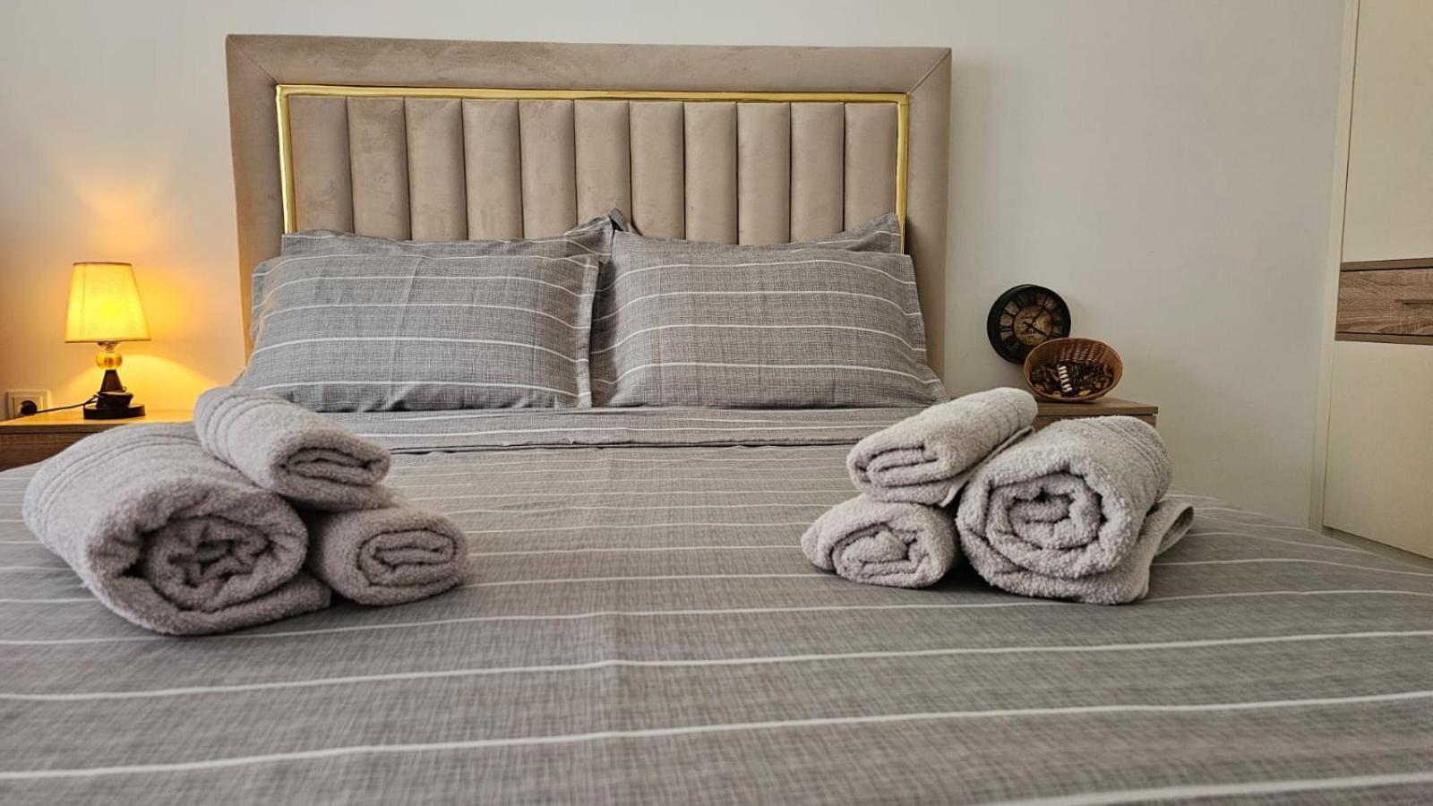 Value Living Apartment Ferizaj Buitenkant foto