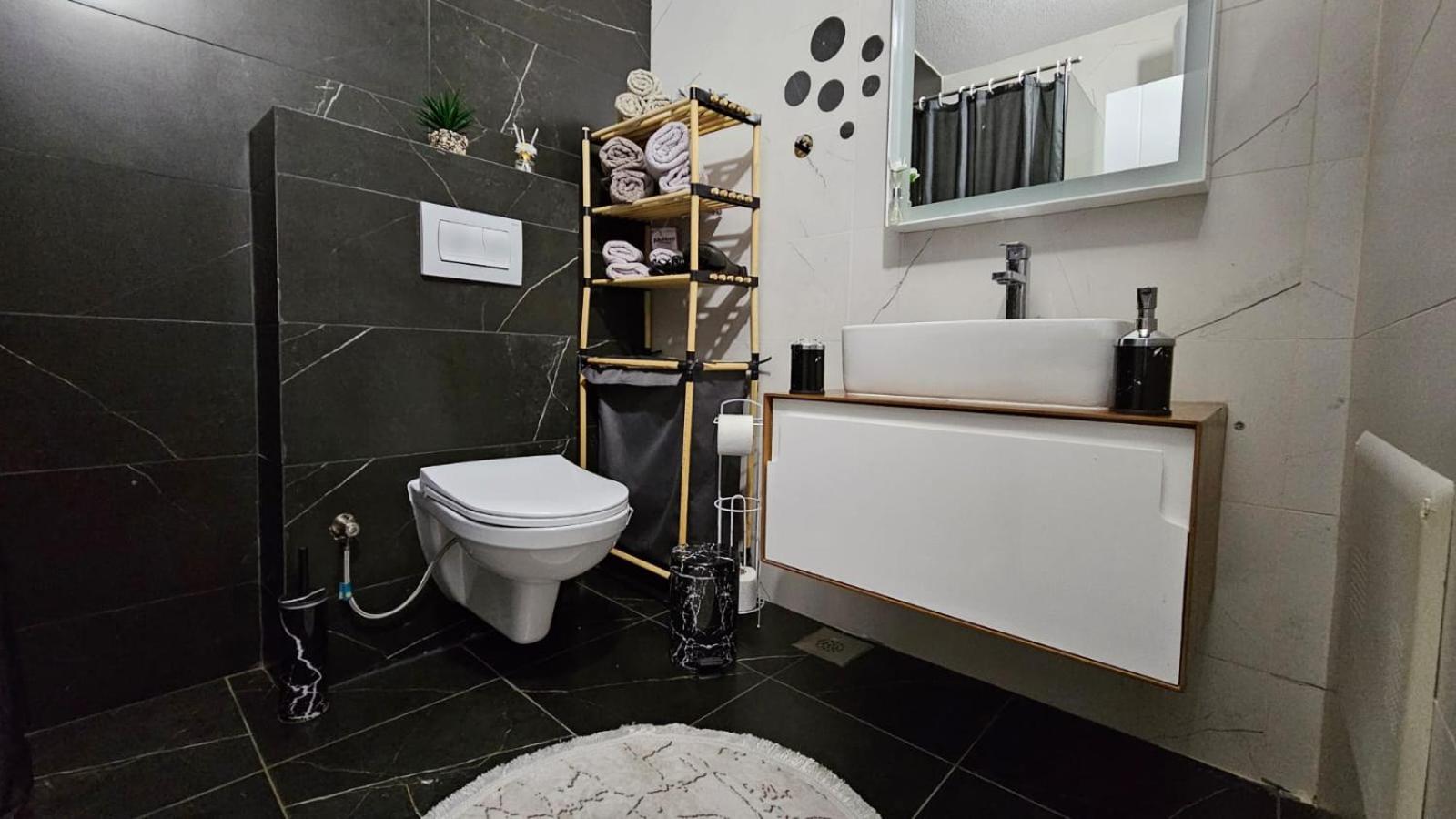 Value Living Apartment Ferizaj Buitenkant foto