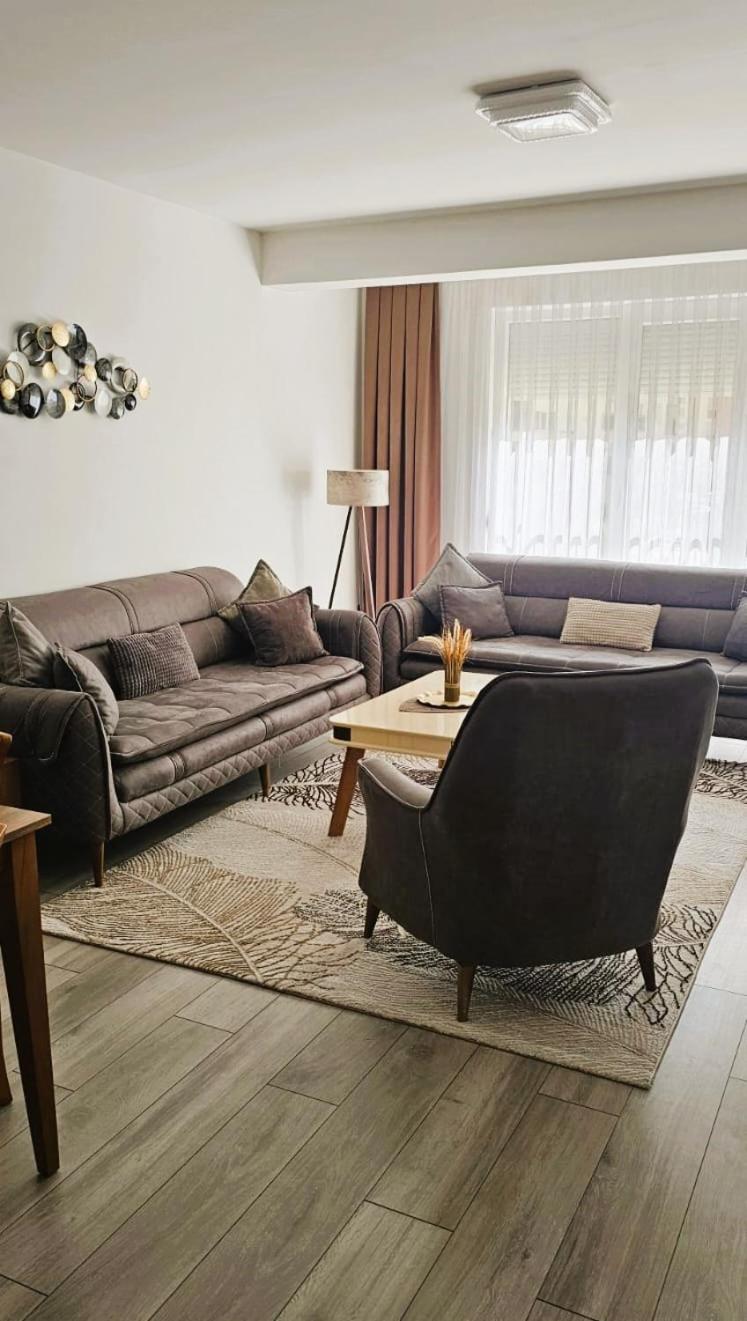 Value Living Apartment Ferizaj Buitenkant foto