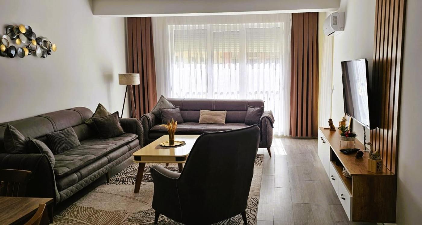 Value Living Apartment Ferizaj Buitenkant foto